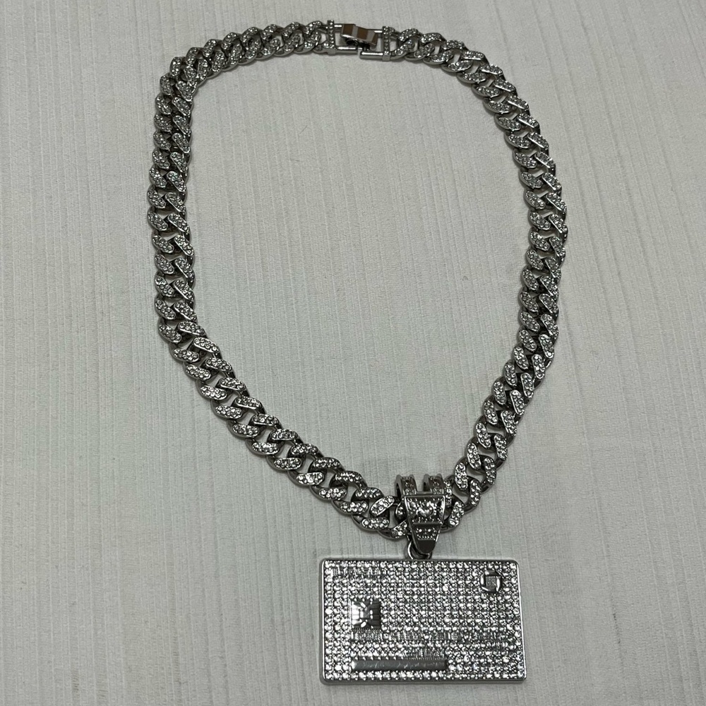Iced Out Credit Card Pendant & Heavy Cuban Link Chain Necklace - Silver Tone - Picture 10 of 10